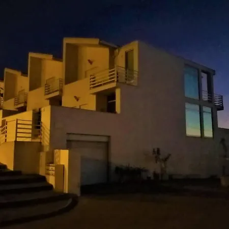 Ocean View In נאזרה